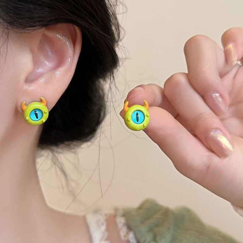 Yellow Horns with Green Eye