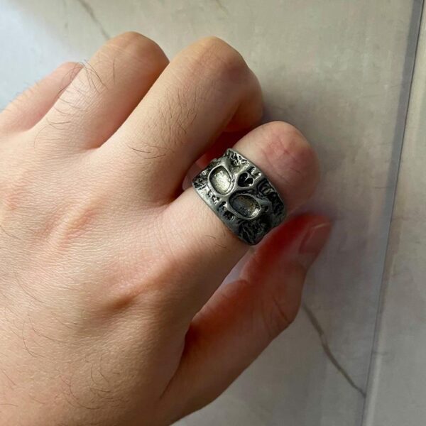 Men's Retro Skull Half Face Ring