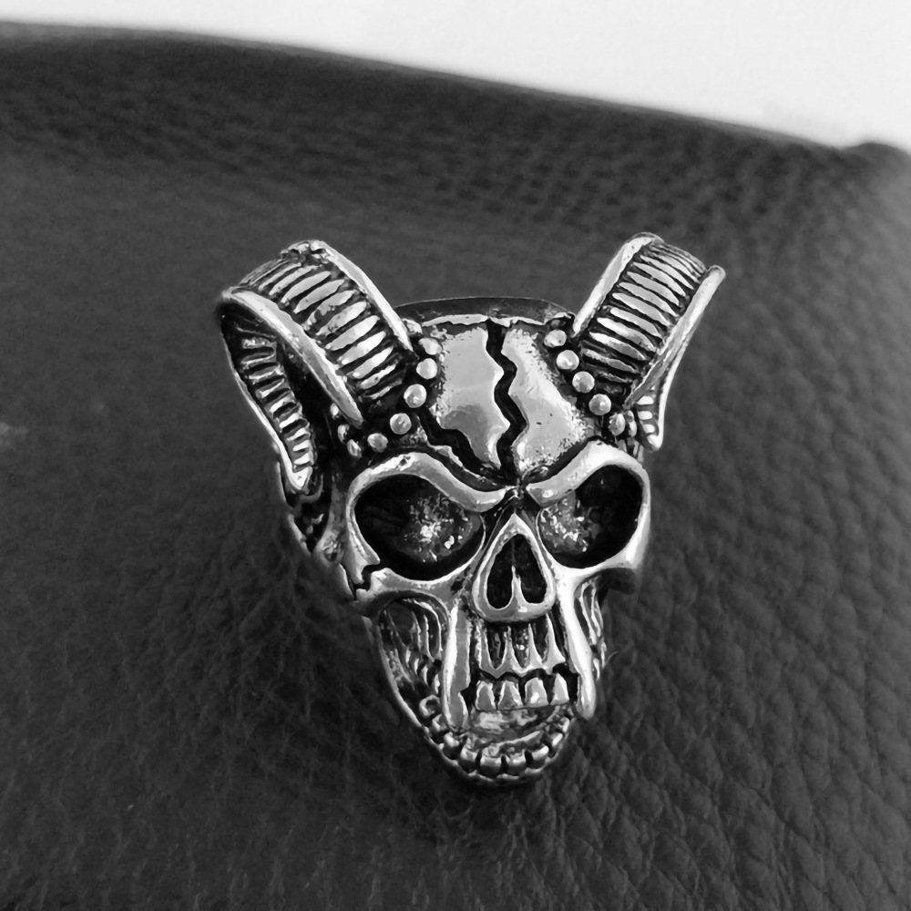 Men's Gothic Punk Horn Skull Ring - Image 6