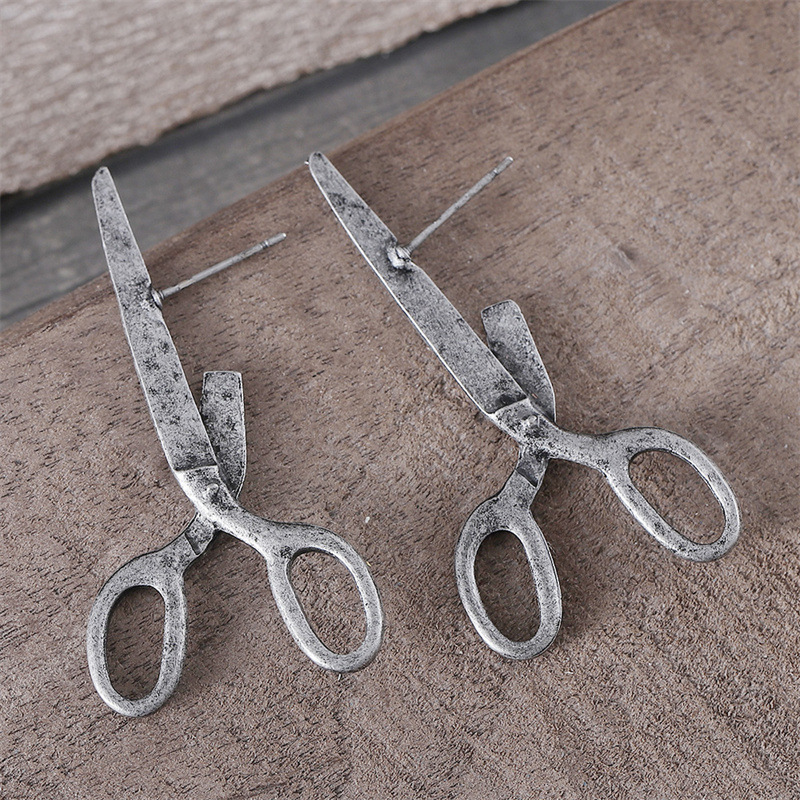 Retro Antique Scissors Earrings for Men & Women - Punk Gothic Unisex Stud Jewelry - Image 4