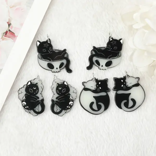 6 Pcs Glow in the Dark Cat Charms -