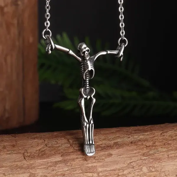 Gothic Crucifixion Skull Pendant – Vintage Demon Necklace for Men