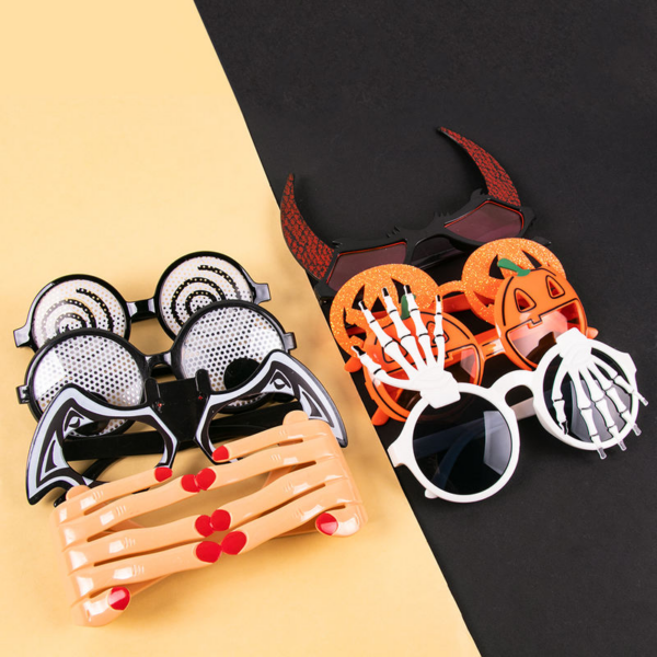 Skull Claw Eyeball Rolling Glasses