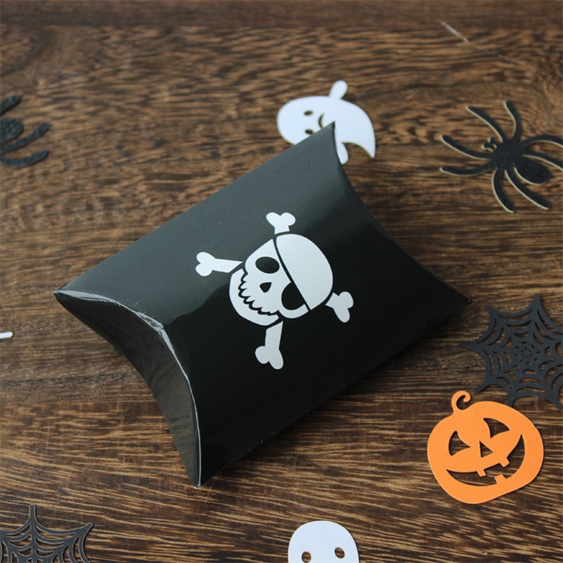 Black skull head