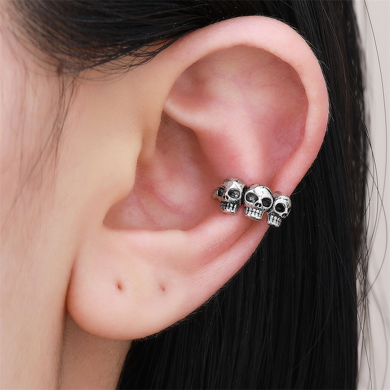 Gothic Skull Ear Cartilage Clip-On Earrings for Punk & Halloween - Image 3