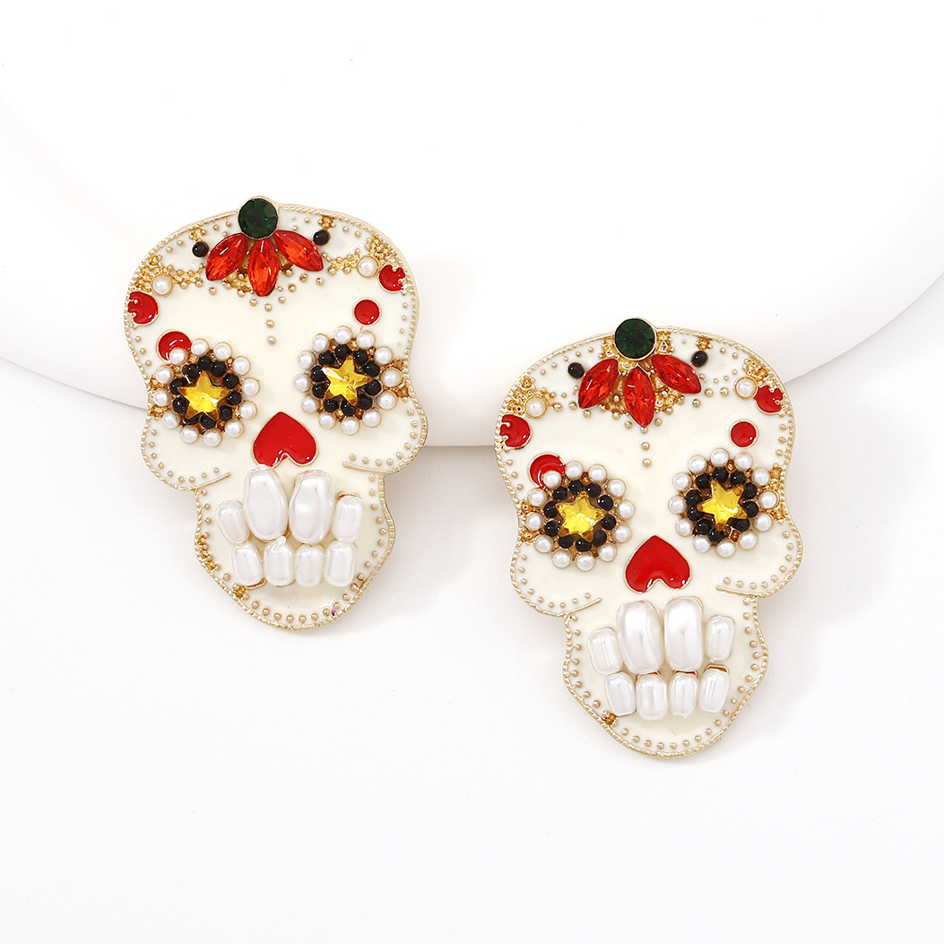 Personalized Retro Halloween Skull Pearl Earrings for Women - Image 4