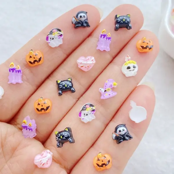 50pcs Mini Halloween Nail Art Charms – Black Cats, Ghosts & Skulls