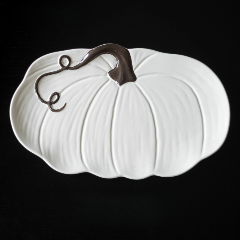 Nordic Halloween Hand-Painted Pumpkin-Shaped Ceramic Plate - Fall Dining Decor - Image 4