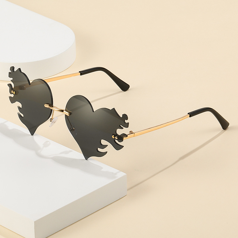 Fashion Rimless Sunglasses with Heart Design for Eye-Catching Style - Image 4