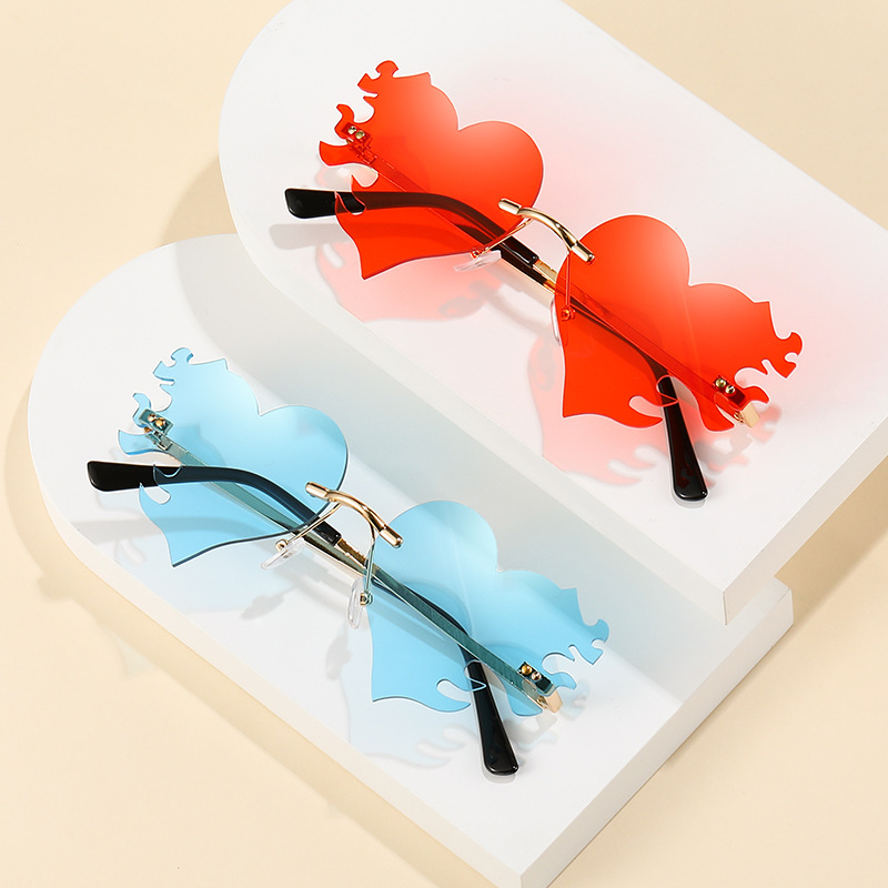 Fashion Rimless Sunglasses with Heart Design for Eye-Catching Style - Image 2
